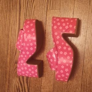 Hot Pink Daisy Print Wedge Platform Shoe Open Toe